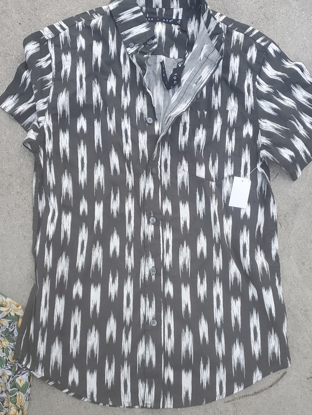 Men's Short-Sleeve Gray & White Patterned Button-Up Shirt Edgar + Ash New Small
